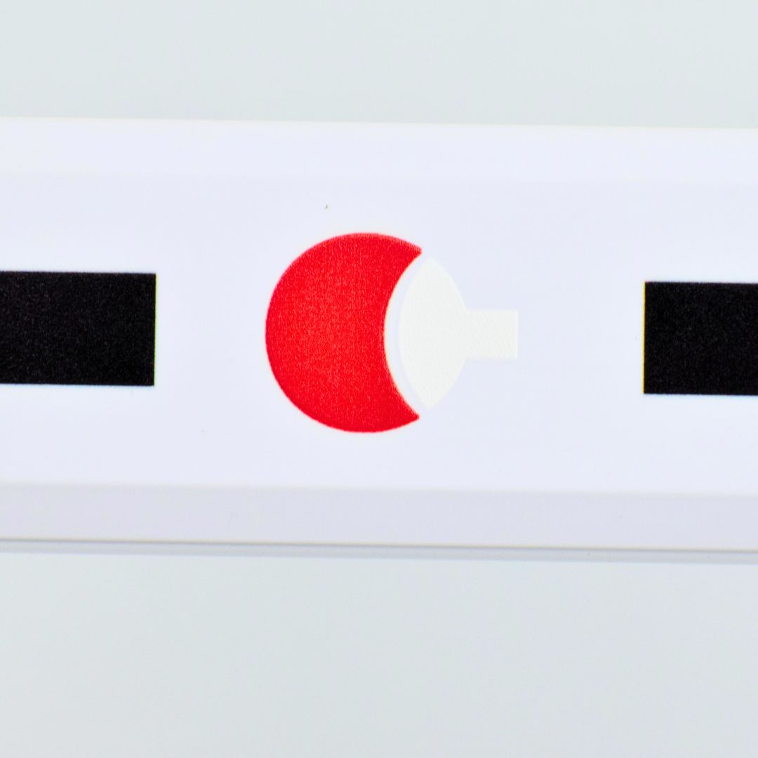 Naruto: Sasuke Uchiha Kusanagi Wooden Katana 104 cm