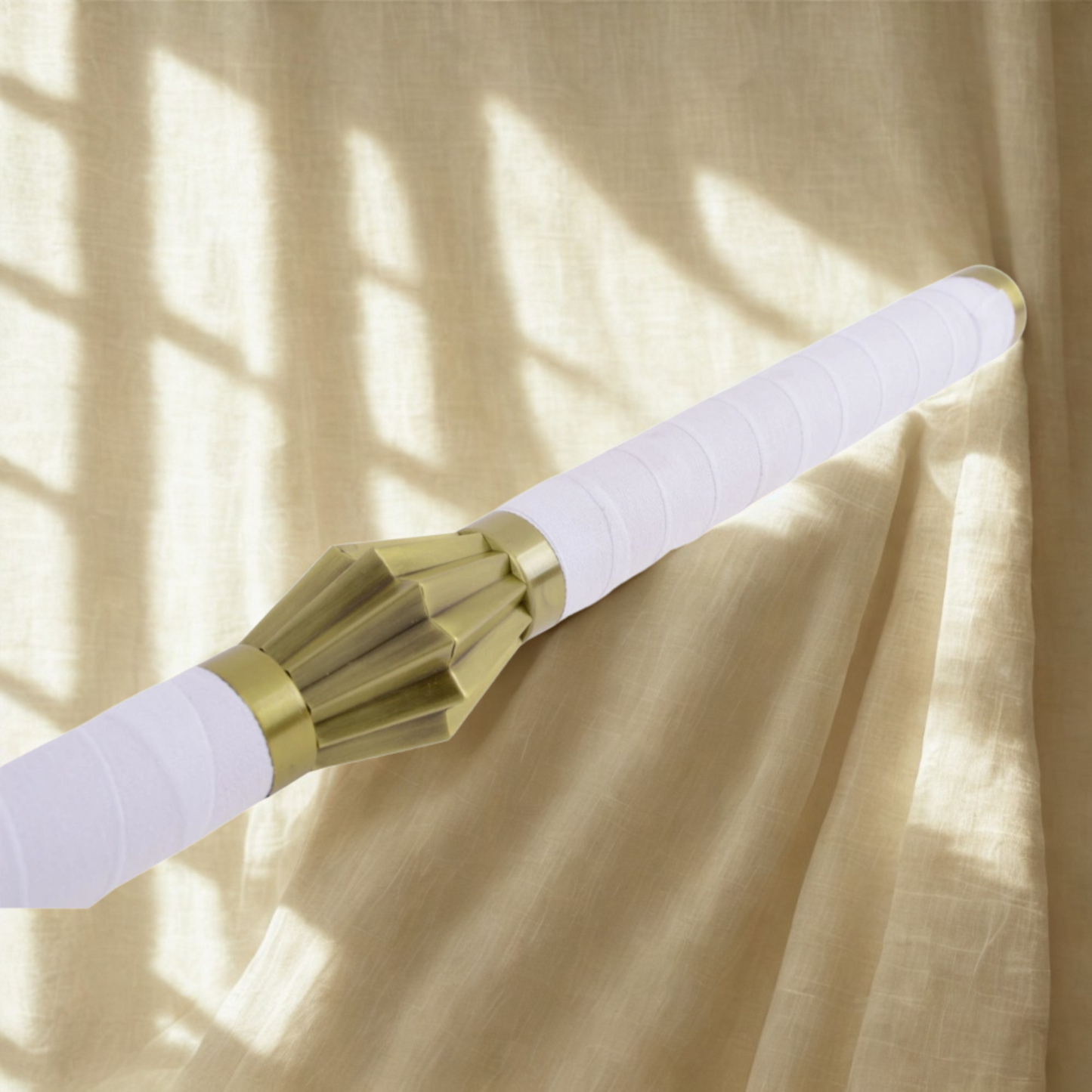 Kenpachi Zaraki’s Zanpakuto replica wooden katana with white scabbard and jagged silver-edge blade from Bleach