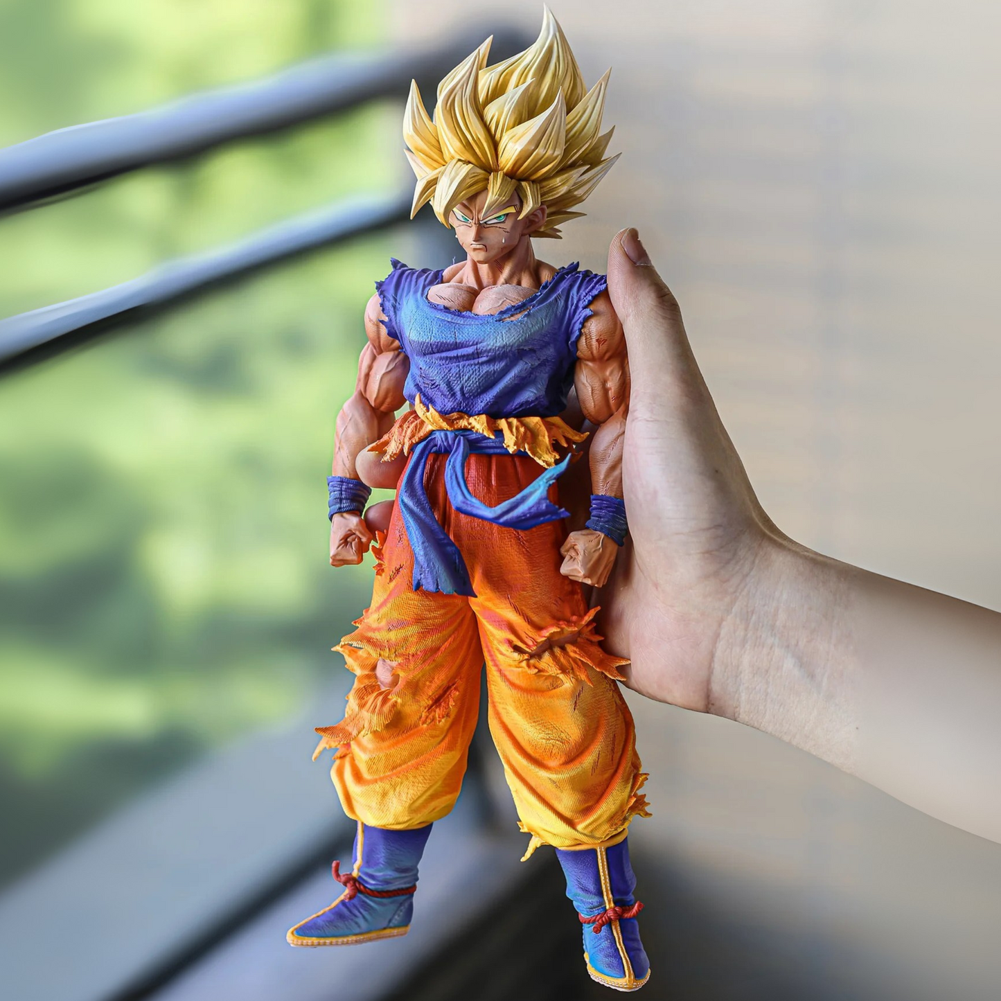 Dragon Ball Z Legendary Super Saiyan Goku action figure – 43cm tall anime collectible with dynamic design and premium packaging.