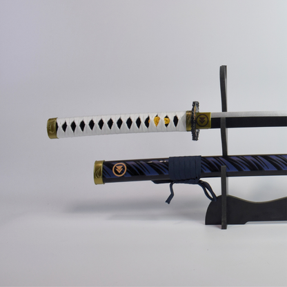 Ghost of Tsushima: Jin Sakai Wooden Katana 104cm - handle and saya side by side on the stand, gold crest on the saya