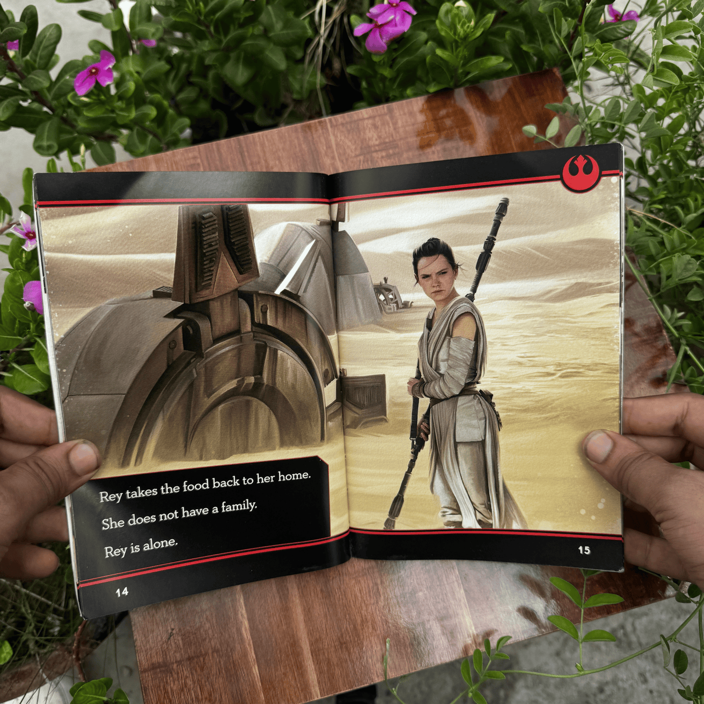 World of Reading Star Wars The Force Awakens: Rey Meets BB-8: Level 1