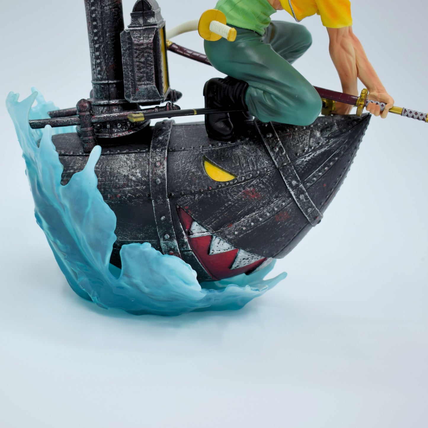 One Piece : Roronoa Zoro Boat Battle Figure