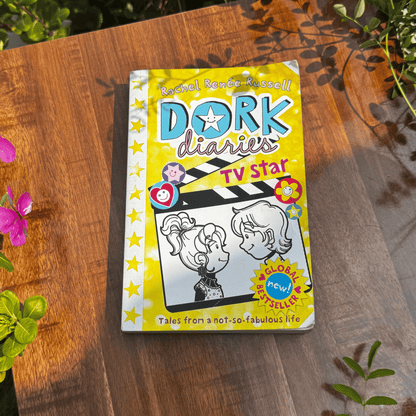 Dork Diaries 7: Tales from a Not-So-Glam TV Star (7)