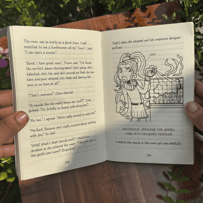 Dork Diaries 7: Tales from a Not-So-Glam TV Star (7)