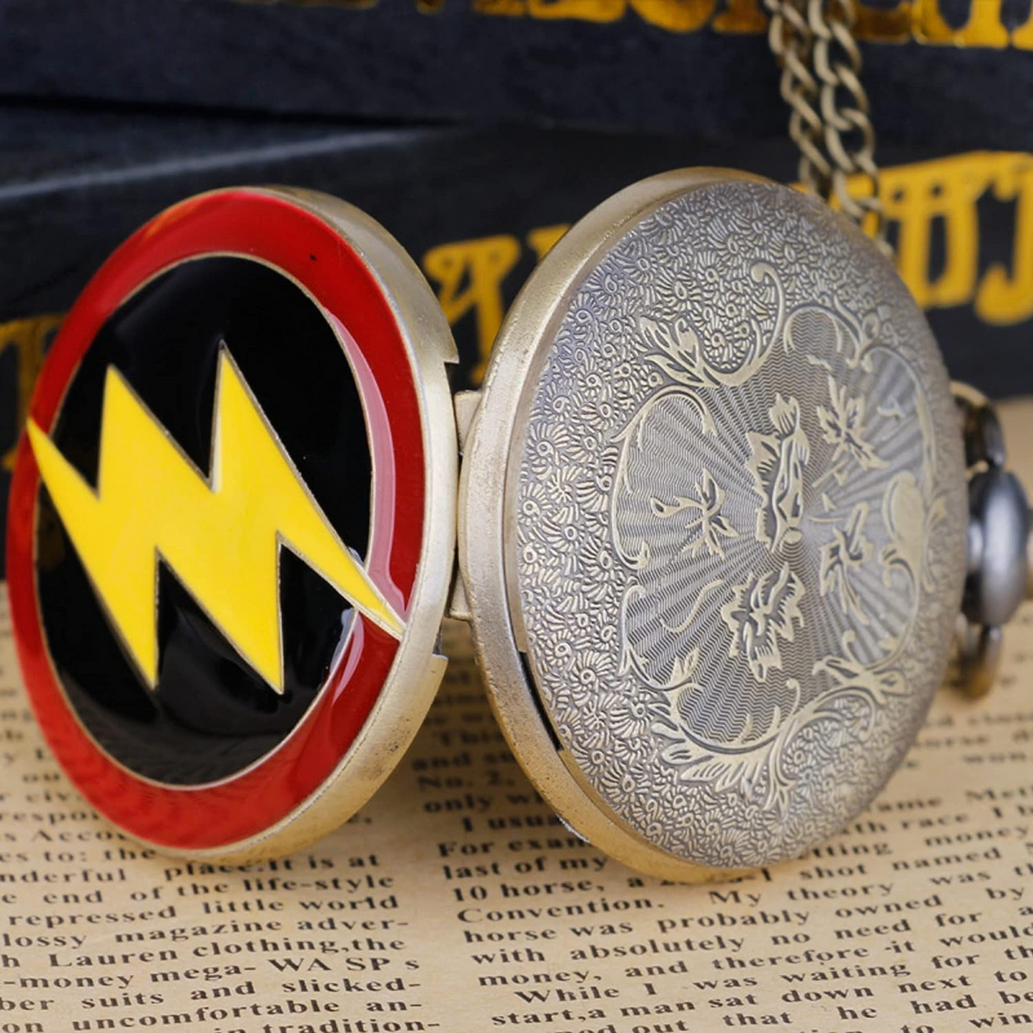 Flash Pocket Watch Superhero Antique Vintage Classic Retro Metal Keychain for Car Bikes Key Ring