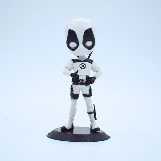 Deadpool White Suit Q Posket (15 CM)