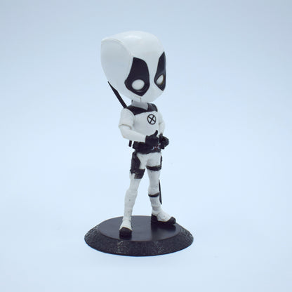 Deadpool White Suit Q Posket (15 CM)