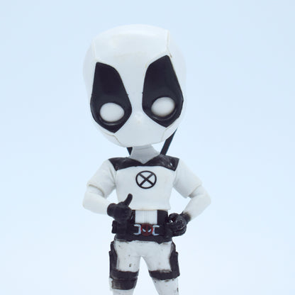Deadpool White Suit Q Posket (15 CM)
