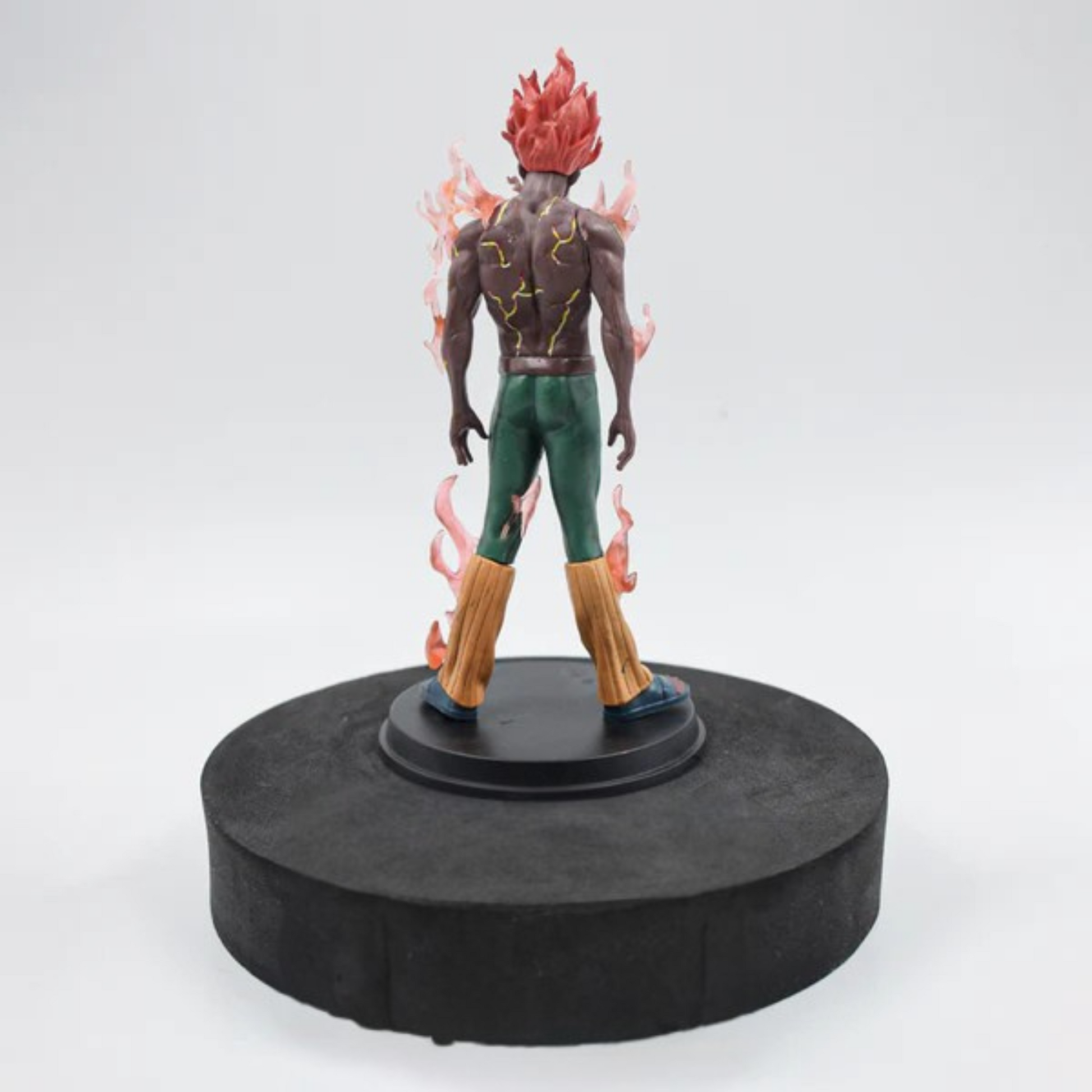 Might Guy 8 Gates action figure – 18 cm tall with red flames and battle pose from Naruto Shippuden
