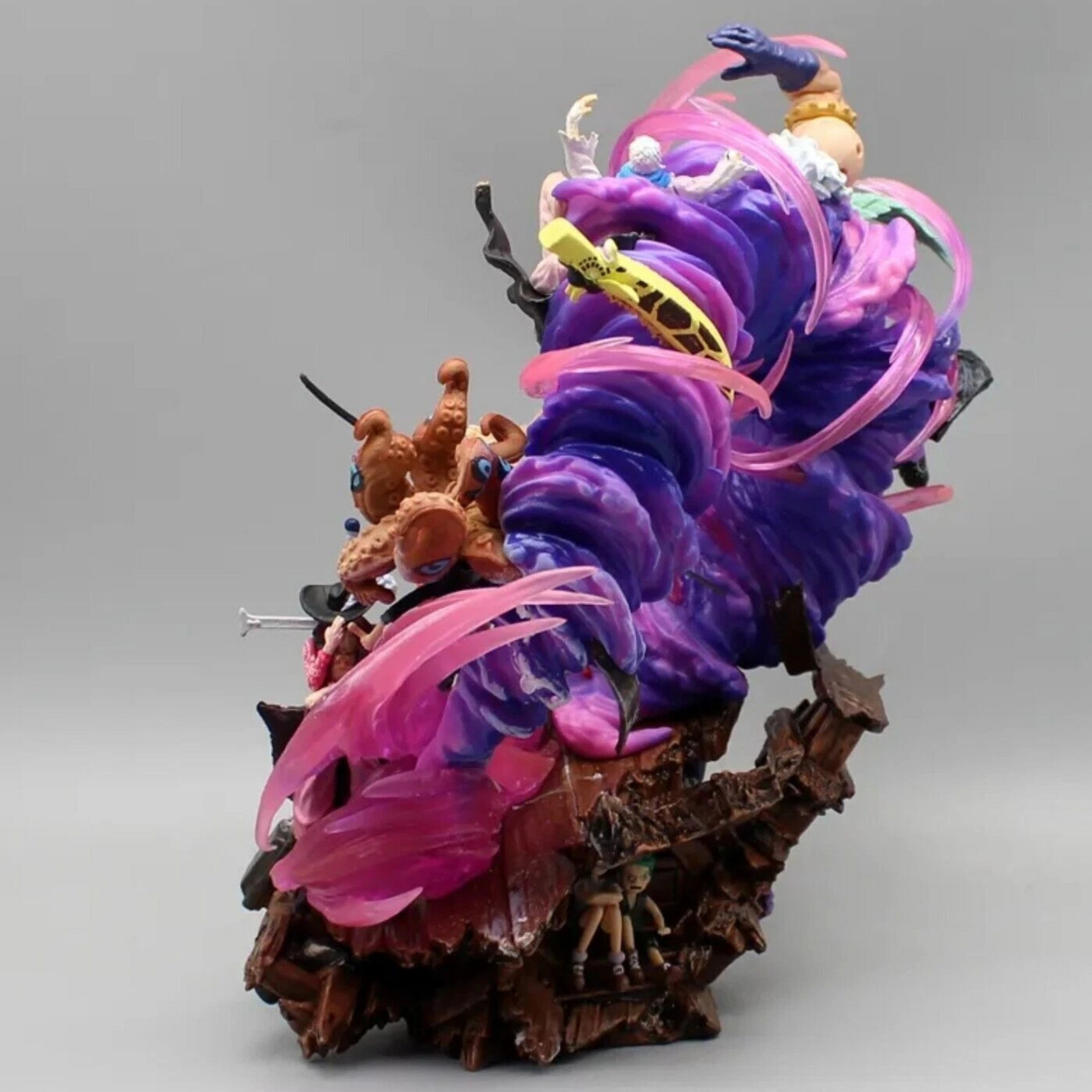 One Piece Ghost Island Zoro action figure fighting multiple enemies