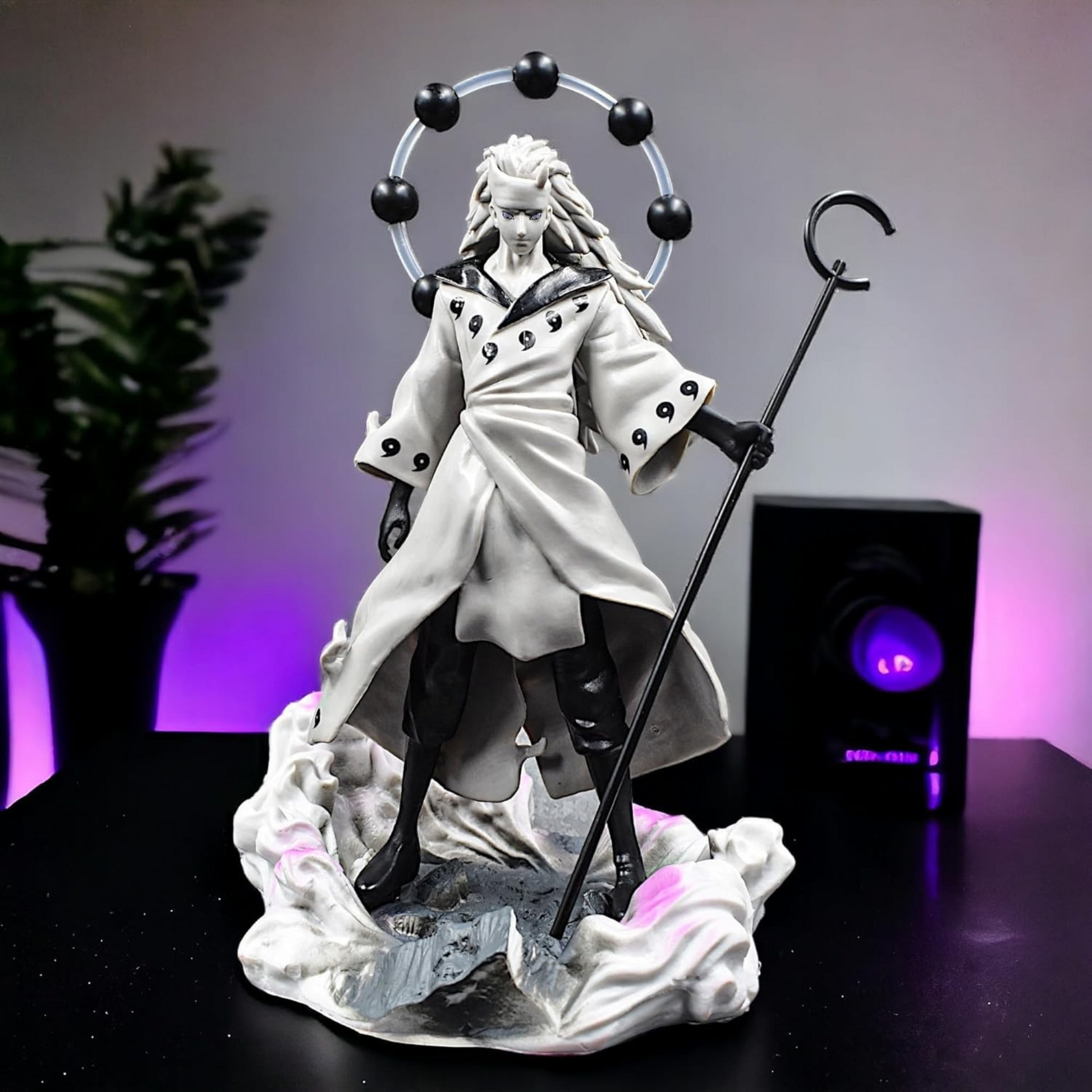Detailed Naruto figure of Madara in Sage of Six Paths form