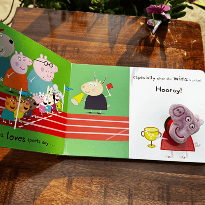 Peppa Pig: Hooray! Says Peppa Finger Puppet Book
