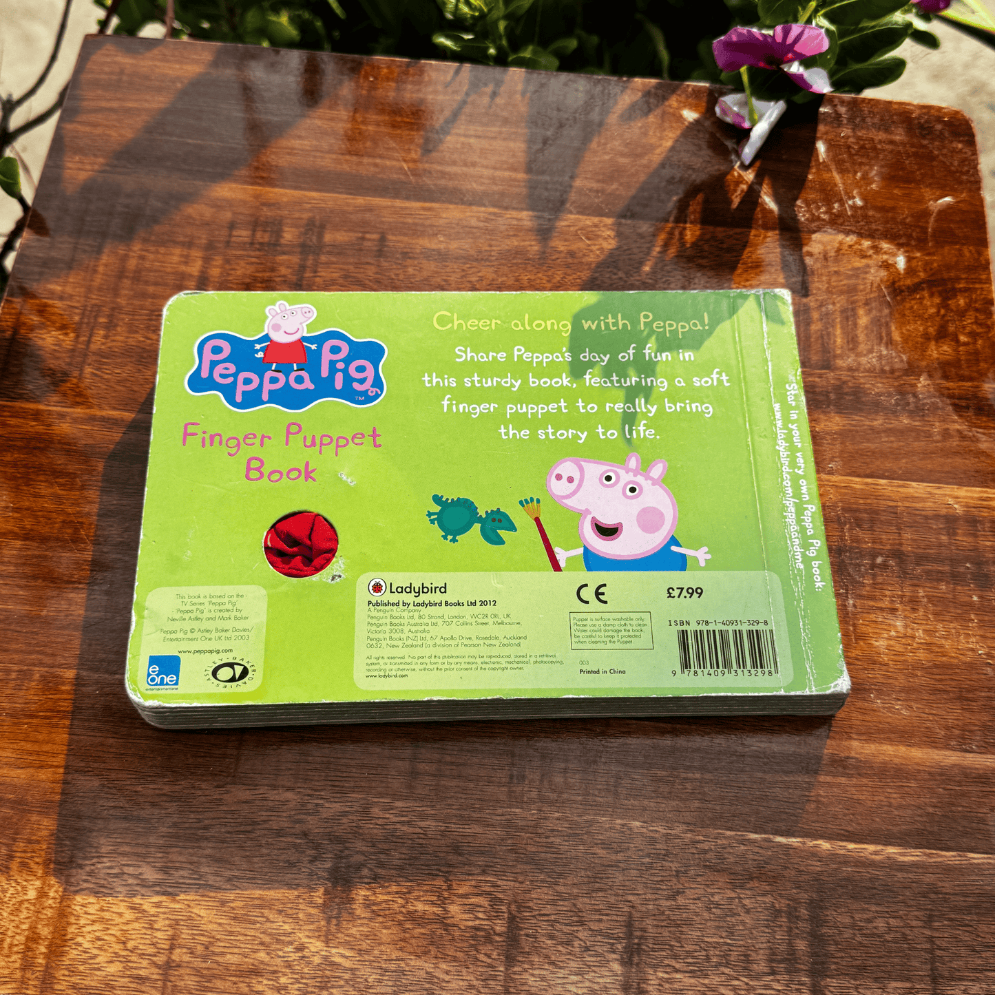 Peppa Pig: Hooray! Says Peppa Finger Puppet Book