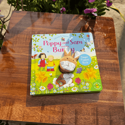 Poppy and Sam and the Bunny (Poppy and Sam Finger Puppet) (Farmyard Tales Poppy and Sam)