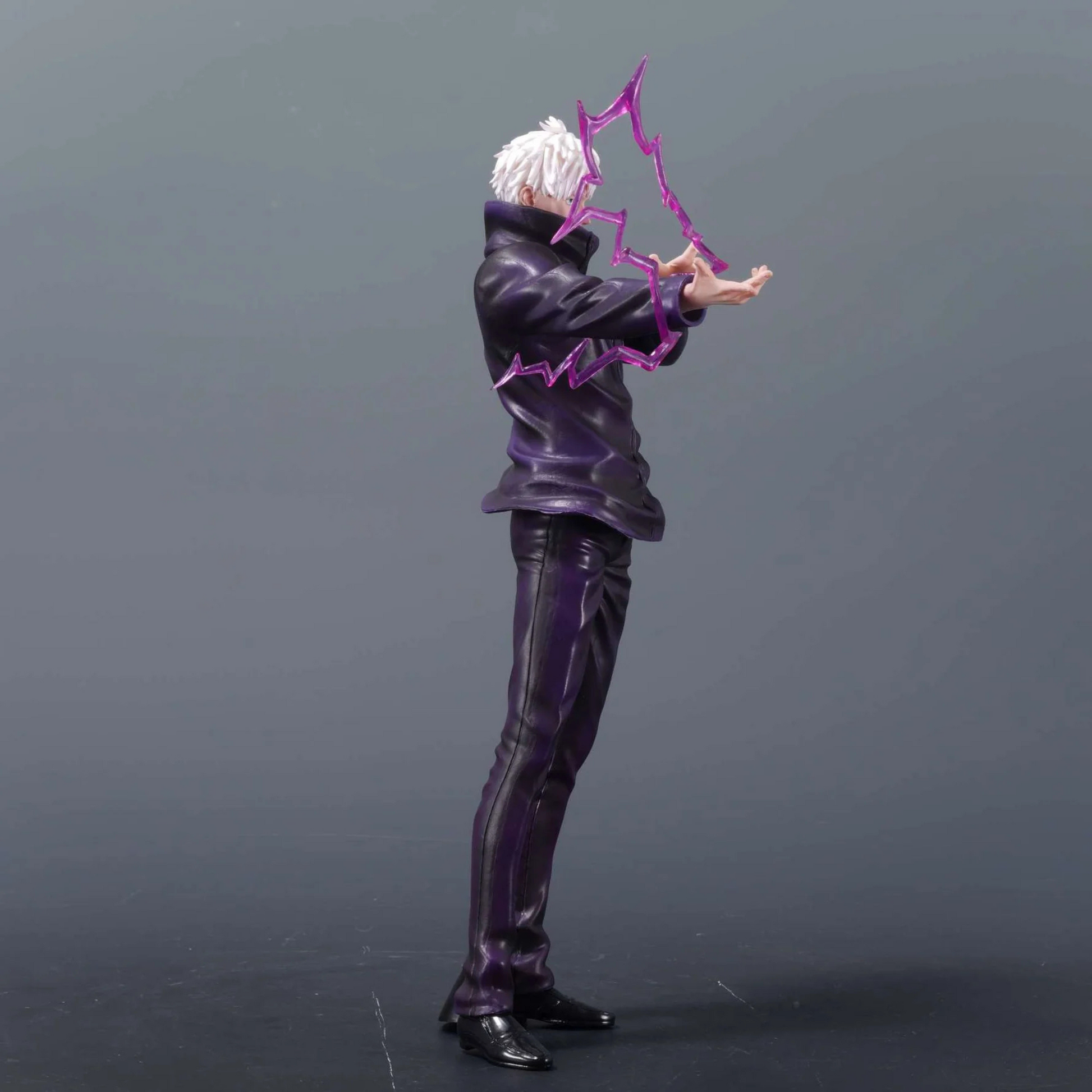 Satoru Gojo action figure performing cursed energy blast – 31cm Jujutsu Kaisen PVC collectible