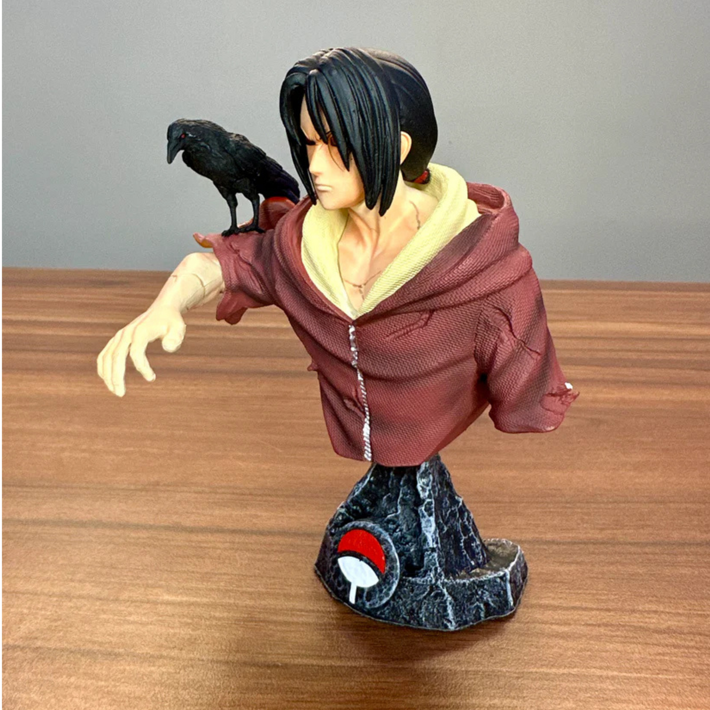 Itachi Uchiha bust figure with crow perched on arm – 15cm Naruto resin collectible
