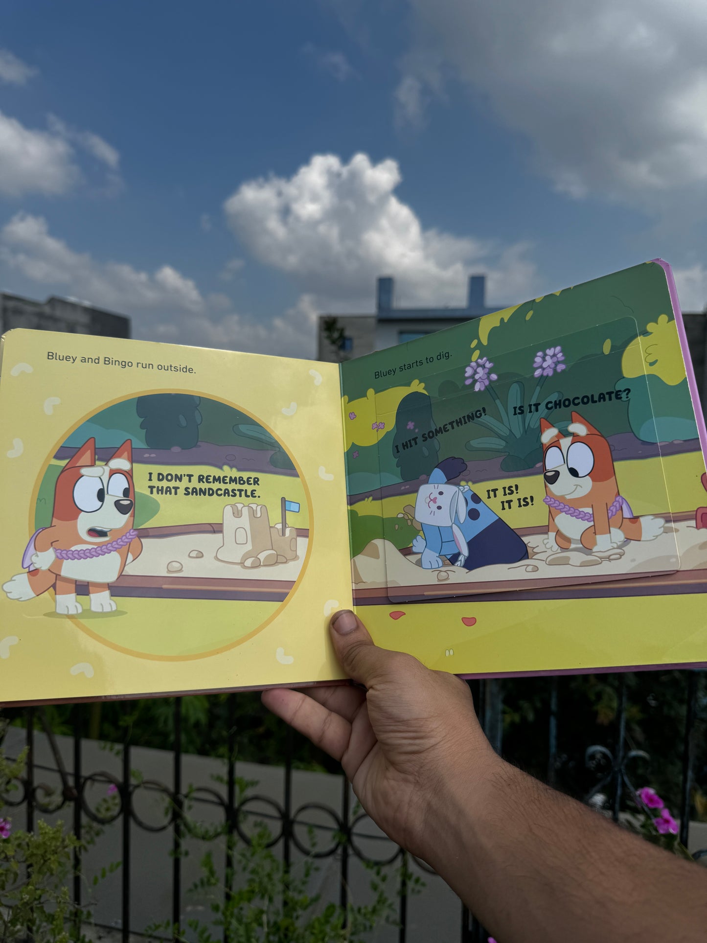 Bluey: Hooray, It’s Easter!: A Lift-the-Flap Book