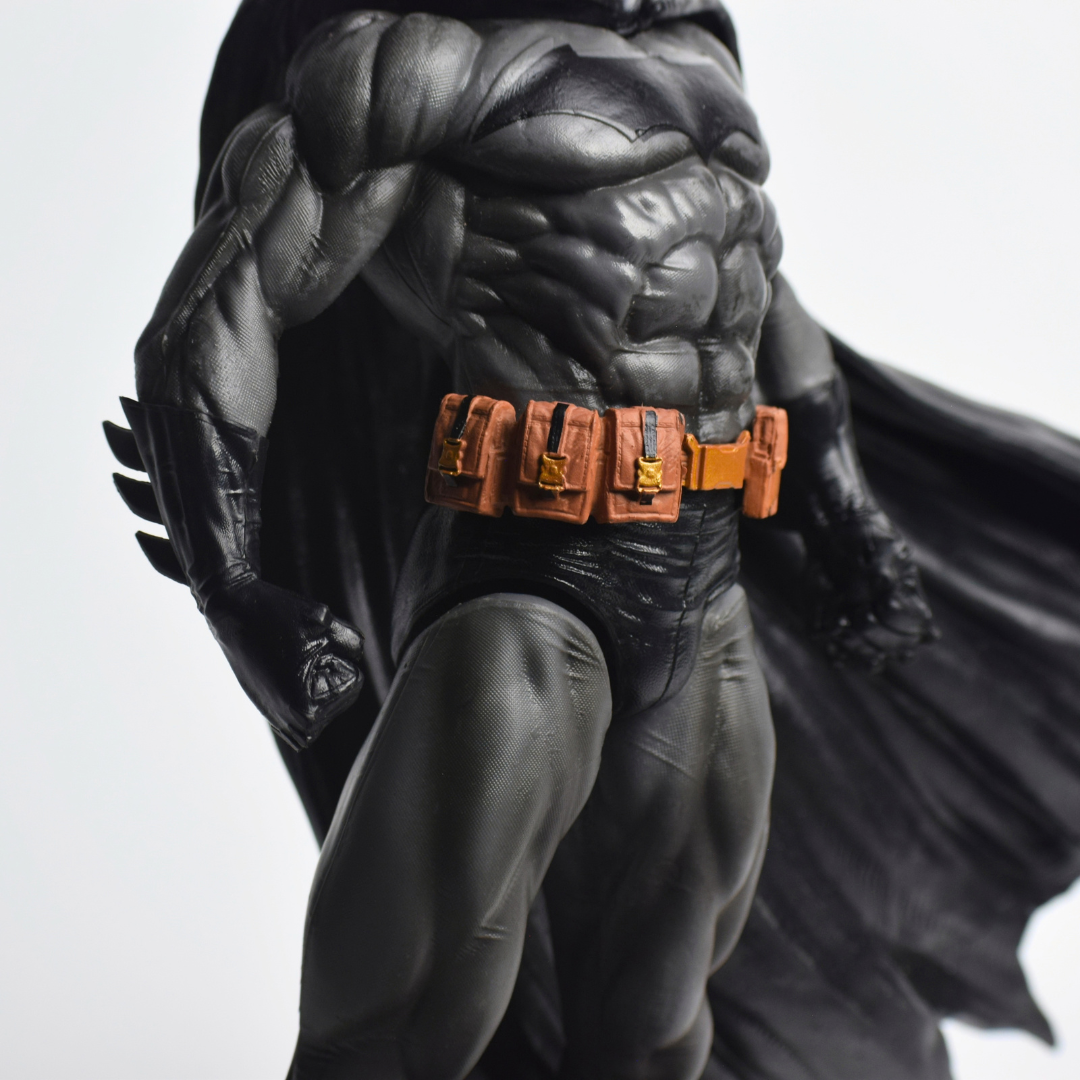 Batman ultimate 38cm Action Figure - close-up of brown utility belt and spiked gauntlet